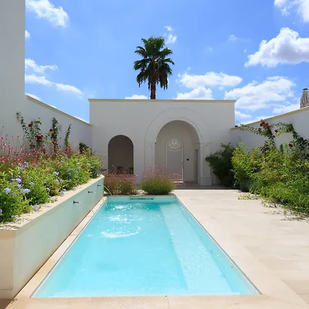 Palazzo Casto Relais 4* تافيانو