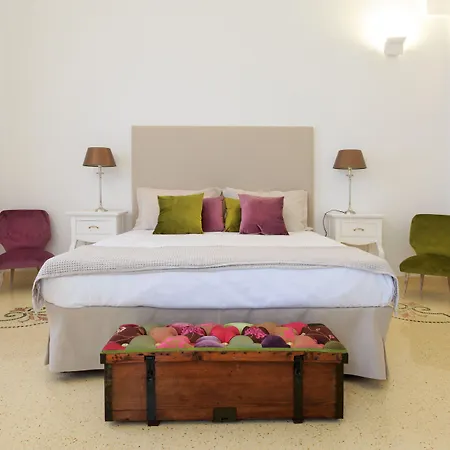 Palazzo Casto Relais بيت ضيافة تافيانو