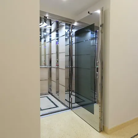 Palazzo Casto Relais بيت ضيافة تافيانو